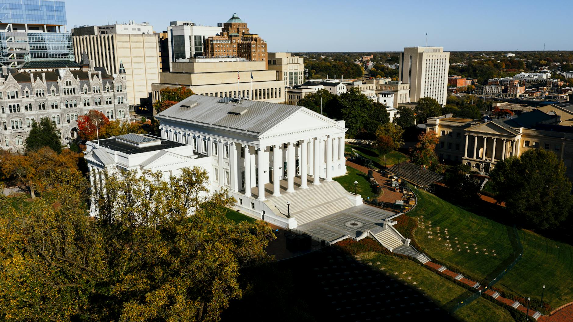 Aerial view of the Virginia State Capitol building in downtown Richmond, the seat of the General Assembly whose redistricting amendment the state Supreme Court voided.