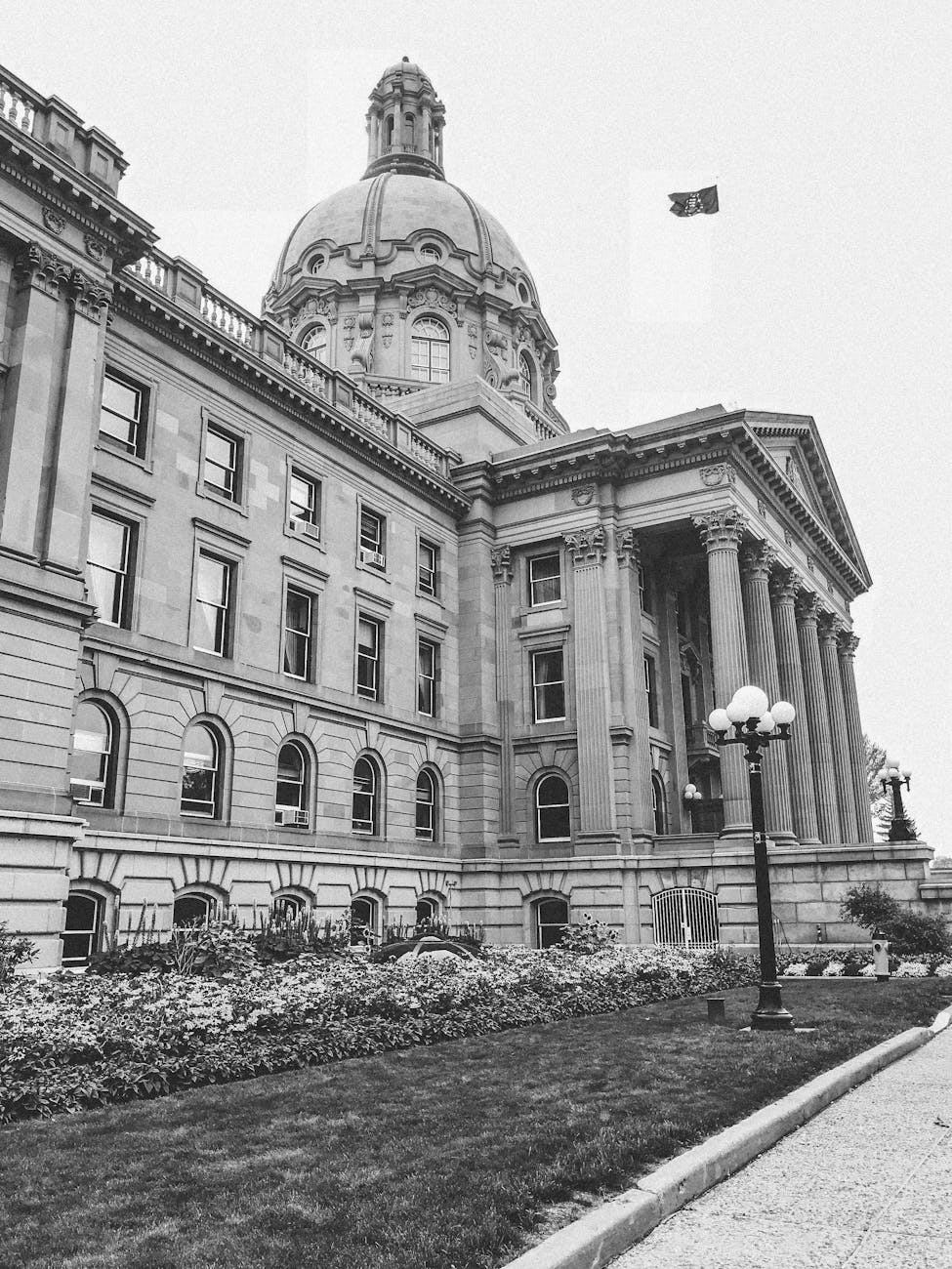 Alberta sets October referendum on remaining in Canada
